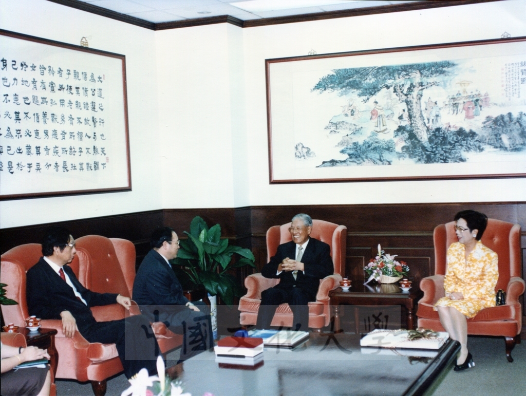 1998年6月1日總統李登輝及夫人曾文惠女士蒞臨國父紀念館參觀日本名畫文物展的圖檔，第10張，共21張