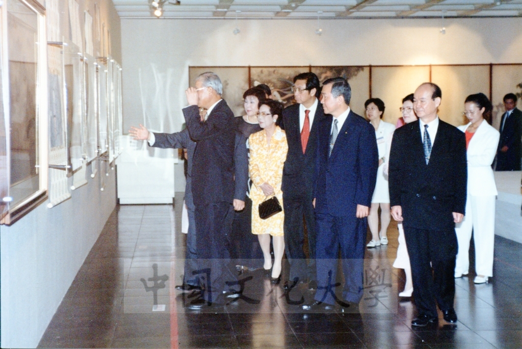 1998年6月1日總統李登輝及夫人曾文惠女士蒞臨國父紀念館參觀日本名畫文物展的圖檔，第16張，共21張
