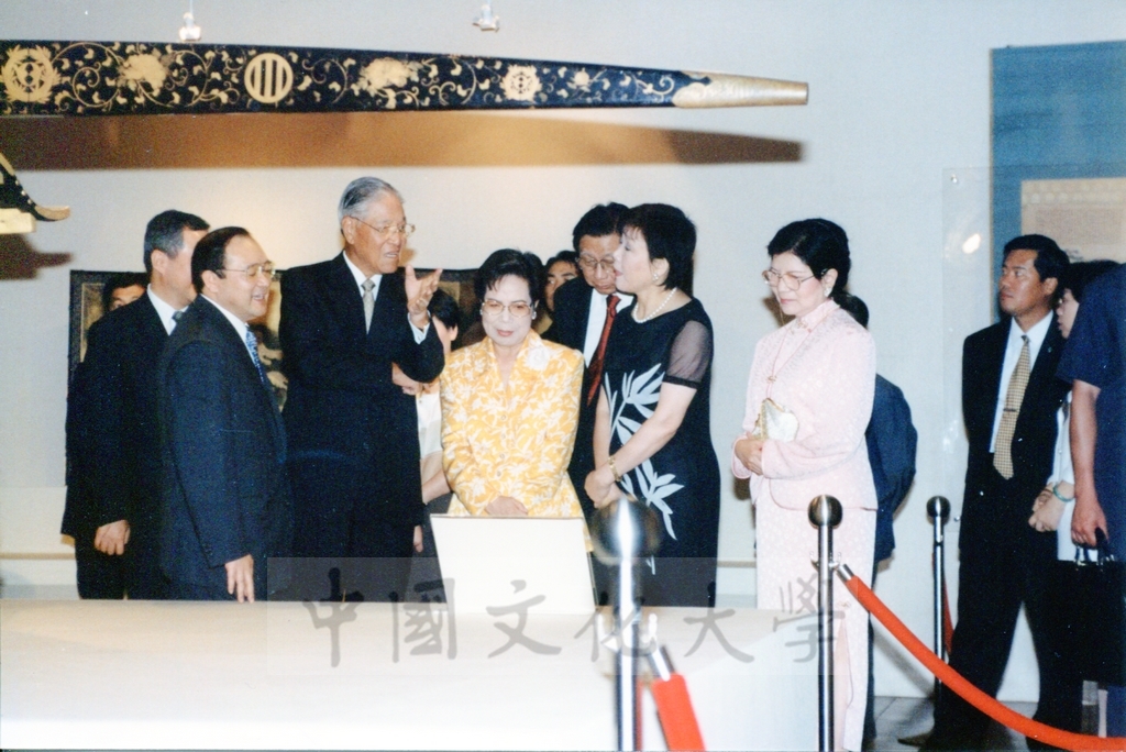 1998年6月1日總統李登輝及夫人曾文惠女士蒞臨國父紀念館參觀日本名畫文物展的圖檔，第20張，共21張