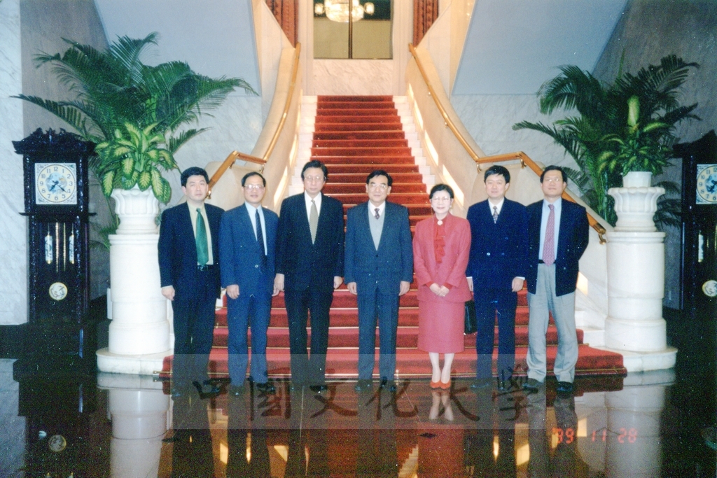 1999年11月28日董事長張鏡湖率團拜會大陸國台辦副主席王永海先生的圖檔，第1張，共7張
