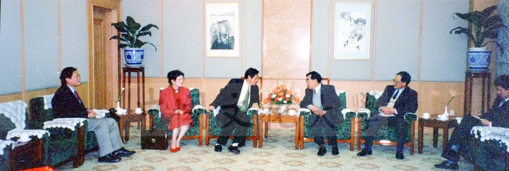 1999年11月28日董事長張鏡湖率團拜會大陸國台辦副主席王永海先生的圖檔，第6張，共7張