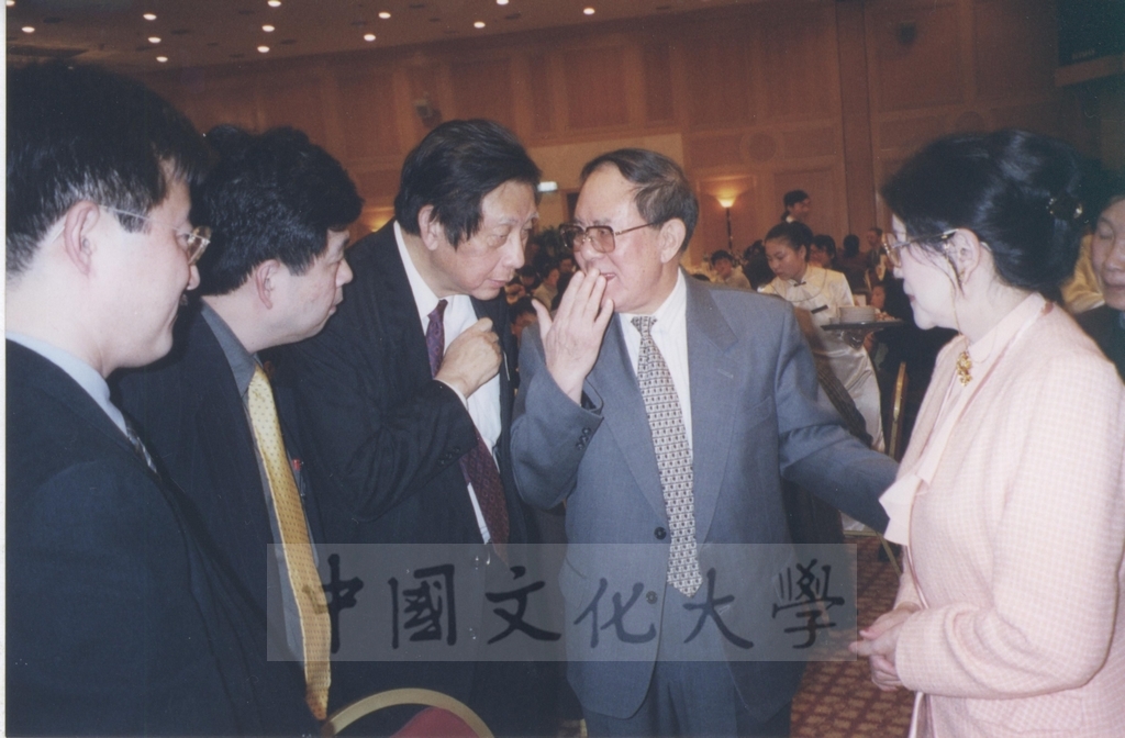 1999年11月29日董事長張鏡湖參加「國際數字地球」與「國際歐亞科學院中國區院士」會議的圖檔，第9張，共9張