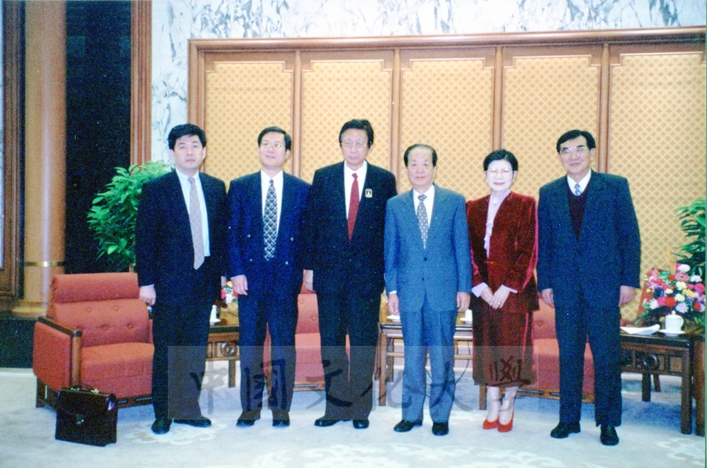 1999年11月30日董事長張鏡湖拜會中共國務院副總理錢其琛先生的圖檔，第2張，共8張