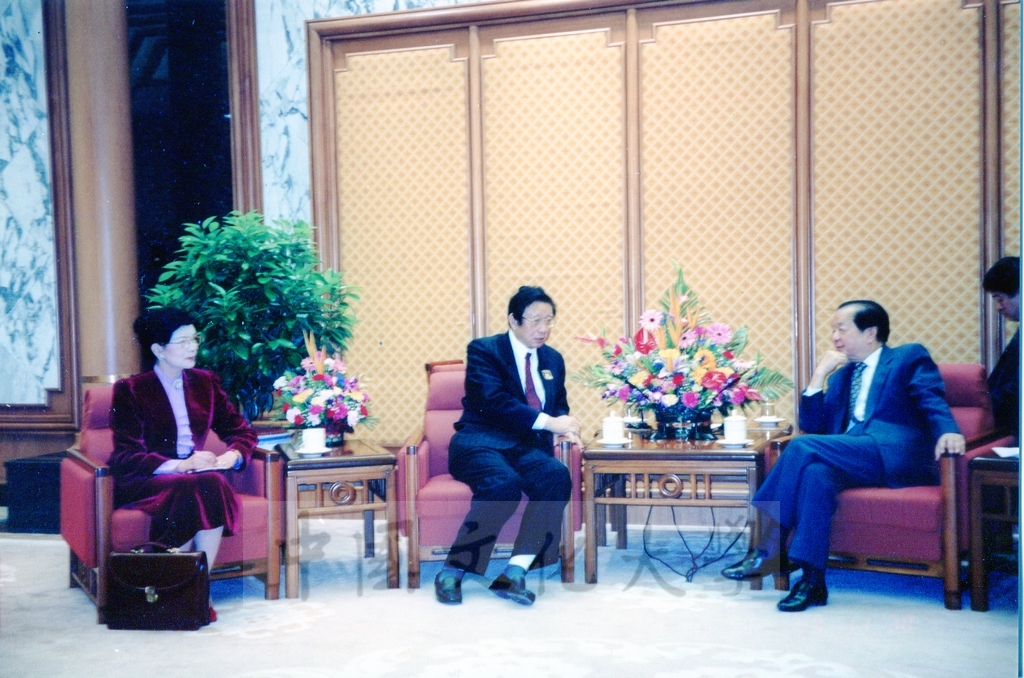 1999年11月30日董事長張鏡湖拜會中共國務院副總理錢其琛先生的圖檔，第3張，共8張