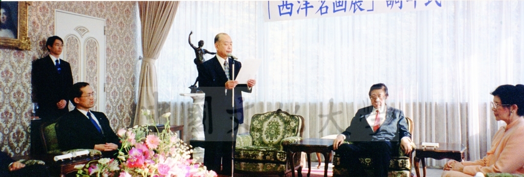 1999年12月5日董事長張鏡湖代表中國文化大學與東京富士美術館簽訂2000年10至11月借展西洋名畫合約的圖檔，第5張，共32張