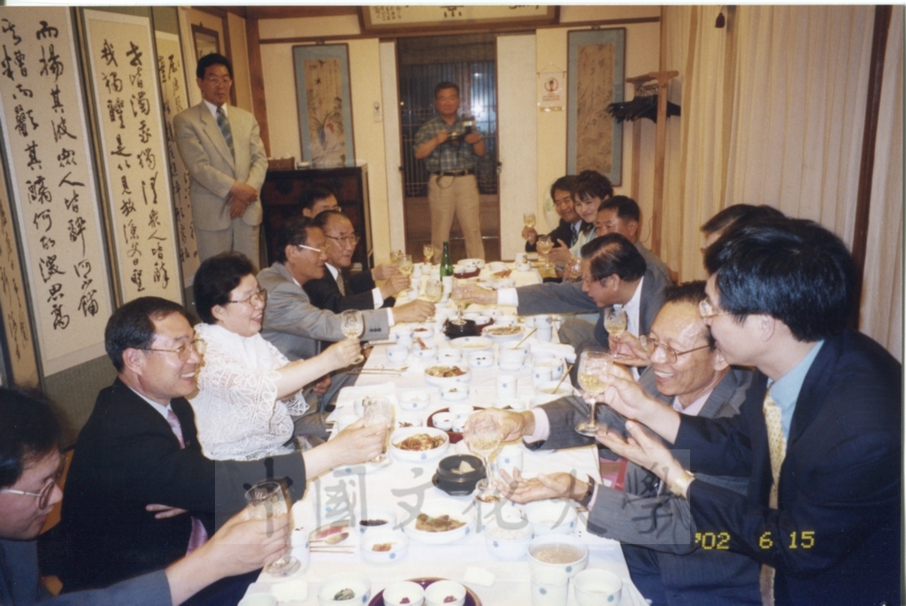 2002年6月15日董事長張鏡湖受頒湖南大學經營學名譽博士頒贈典禮的圖檔，第27張，共33張