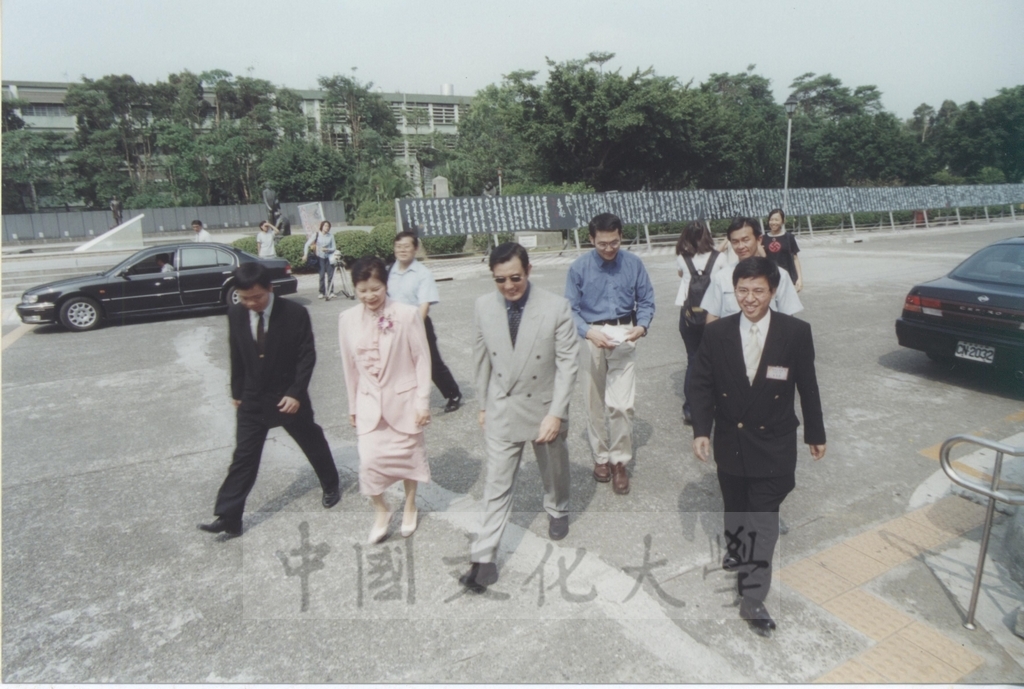 2000年10月1日「西洋名畫展」開幕典禮，教育部部長曾志朗、台北市長馬英九蒞臨會場致賀的圖檔，第1張，共26張