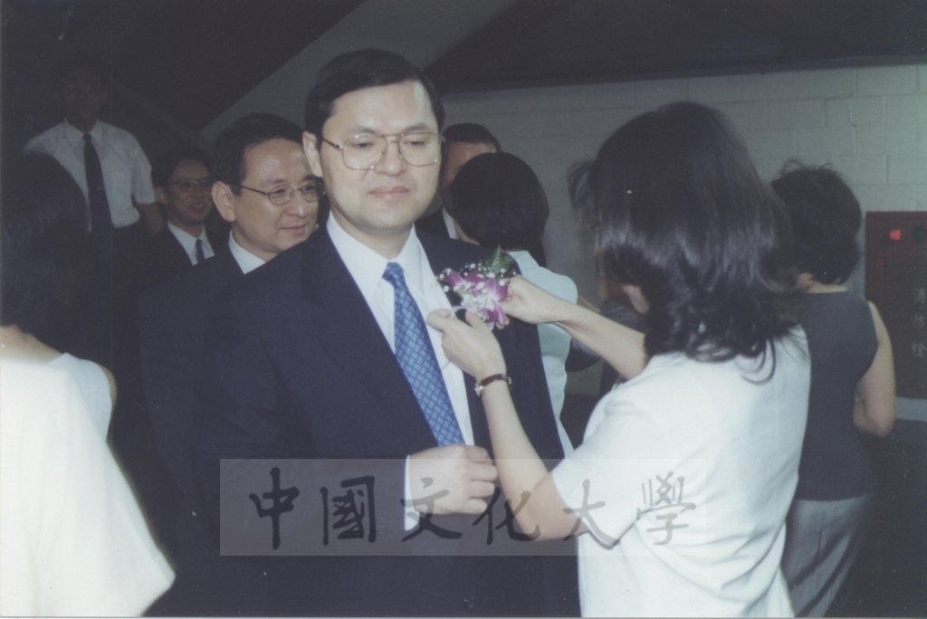 2000年10月1日「西洋名畫展」開幕典禮，教育部部長曾志朗、台北市長馬英九蒞臨會場致賀的圖檔，第3張，共26張