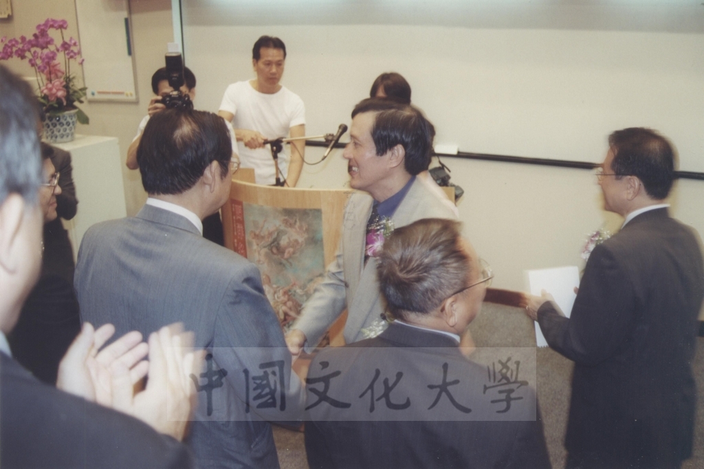 2000年10月1日「西洋名畫展」開幕典禮，教育部部長曾志朗、台北市長馬英九蒞臨會場致賀的圖檔，第12張，共26張