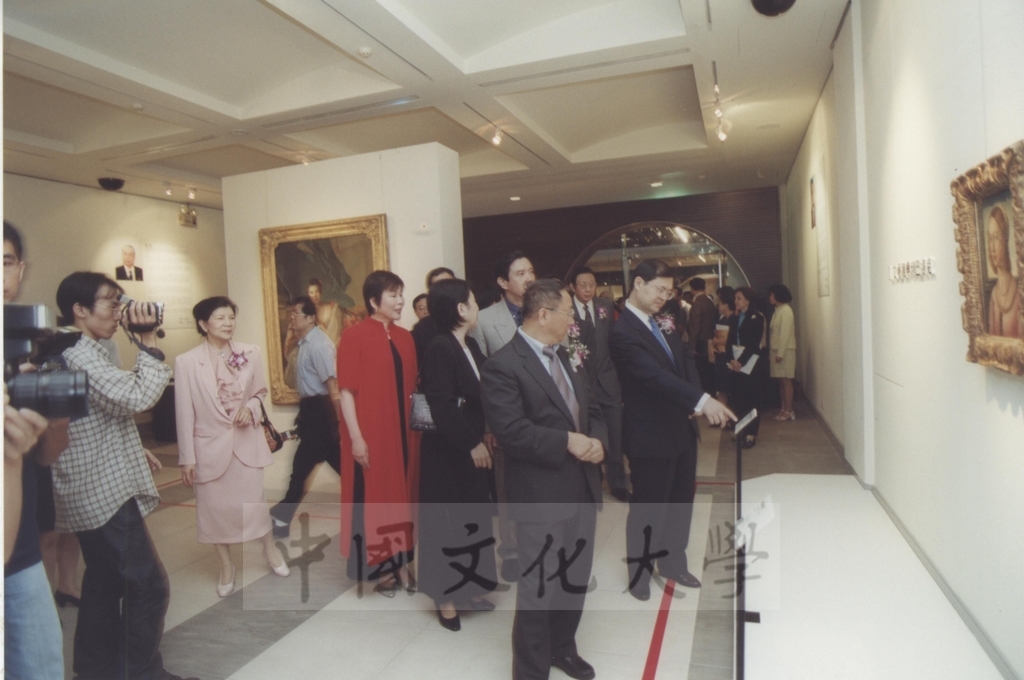2000年10月1日教育部長曾志朗、台北市長馬英九參觀「西洋名畫展」的圖檔，第3張，共23張