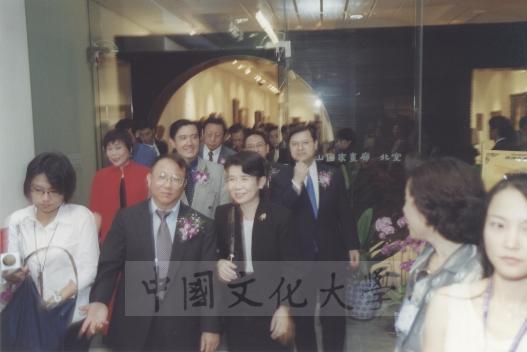 2000年10月1日教育部長曾志朗、台北市長馬英九參觀「西洋名畫展」的圖檔，第4張，共23張