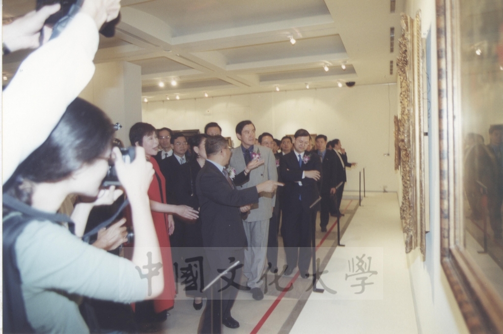 2000年10月1日教育部長曾志朗、台北市長馬英九參觀「西洋名畫展」的圖檔，第6張，共23張