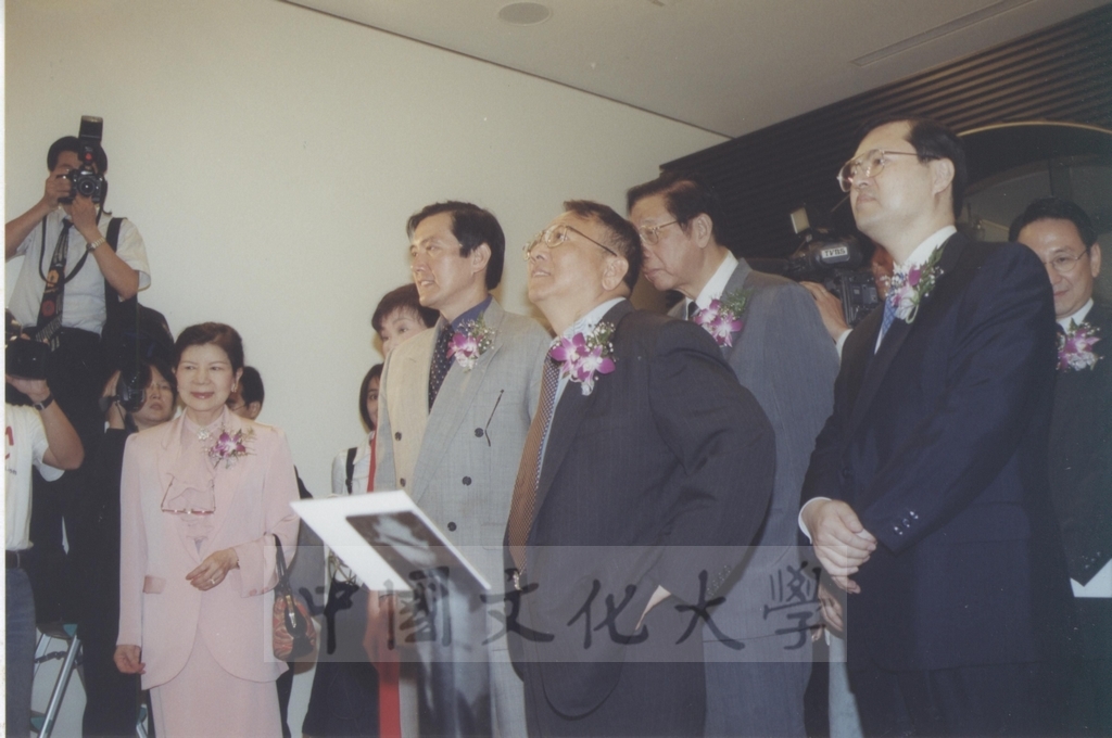 2000年10月1日教育部長曾志朗、台北市長馬英九參觀「西洋名畫展」的圖檔，第10張，共23張
