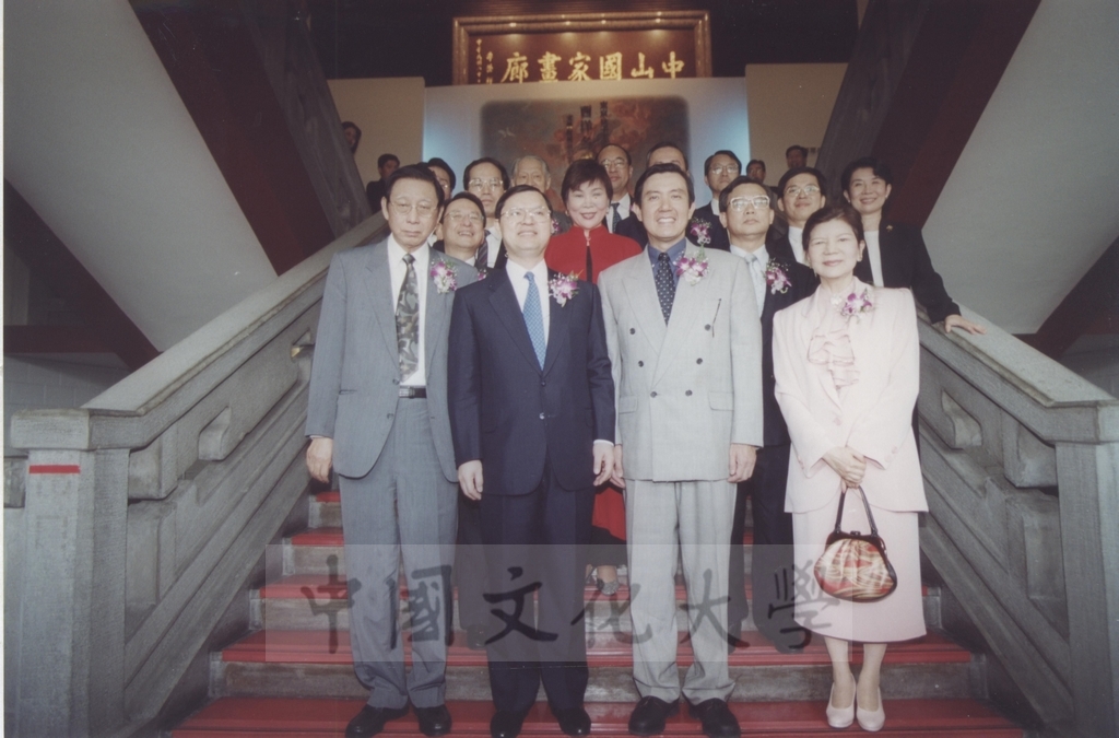 2000年10月1日教育部長曾志朗、台北市長馬英九參觀「西洋名畫展」的圖檔，第23張，共23張