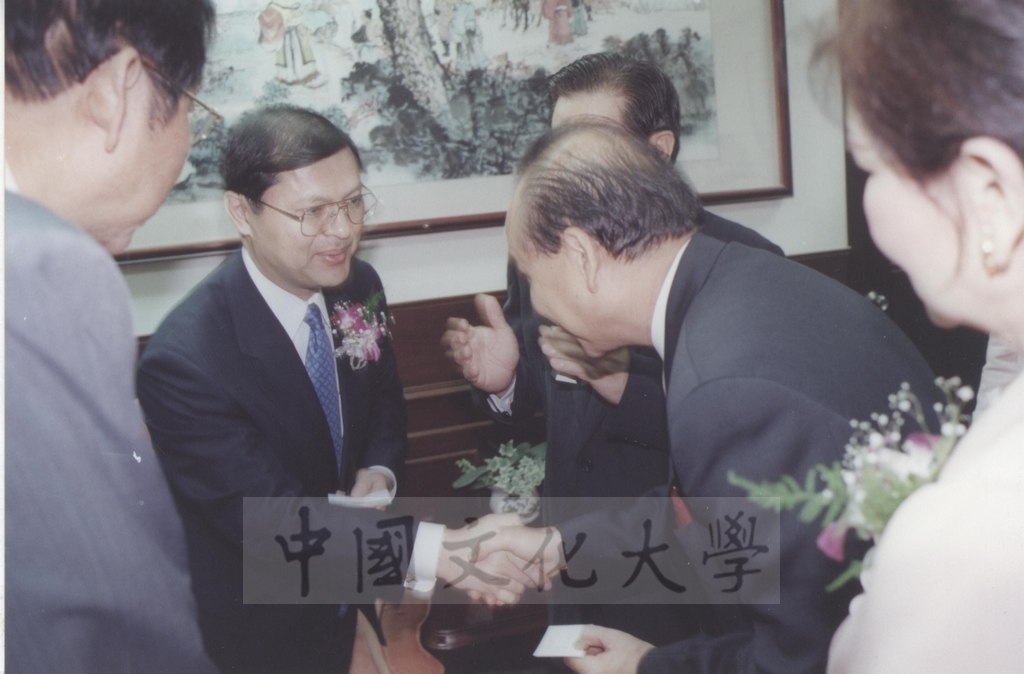 2000年10月1日日本東京富士美術館主席參事池田博正拜會國立國父紀念館館長張瑞濱的圖檔，第2張，共12張
