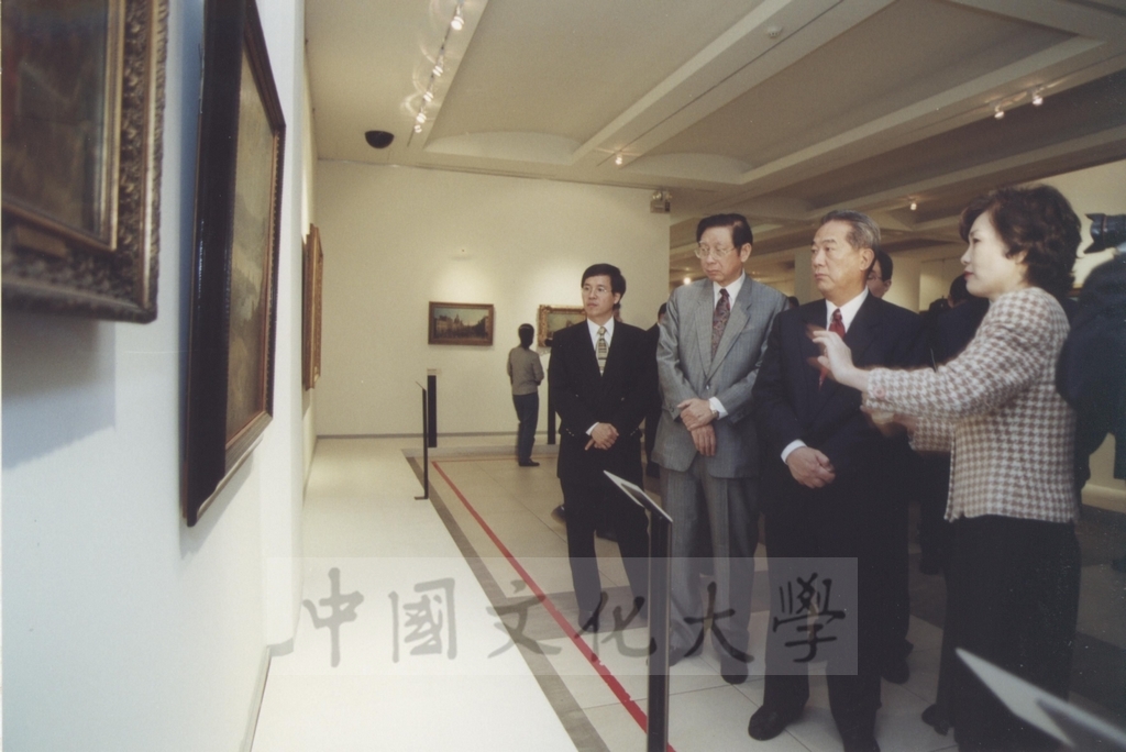 2000年11月28日全台灣省省主席、親民黨主席宋楚蒞臨國父紀念館參觀「西洋名畫展」的圖檔，第6張，共10張