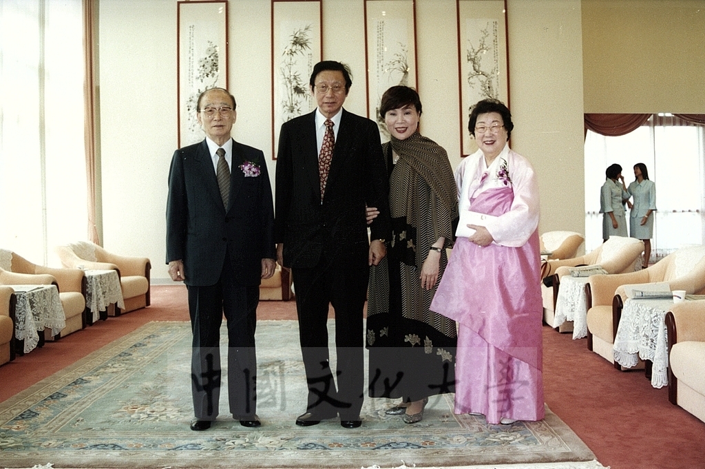 2001年3月1日本校建校39週年校慶大會暨韓國GCS木蓮分會會長吳貞明女史名譽文學博士學位頒贈典禮的圖檔，第6張，共23張