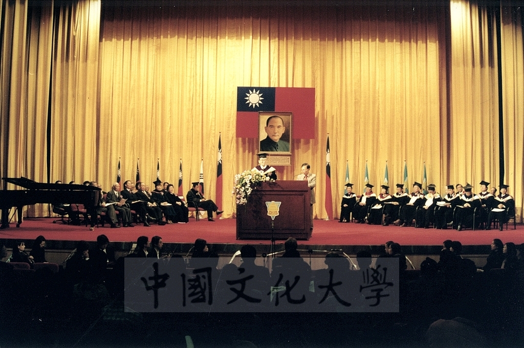 2001年3月1日本校建校39週年校慶大會暨韓國GCS木蓮分會會長吳貞明女史名譽文學博士學位頒贈典禮的圖檔，第9張，共23張