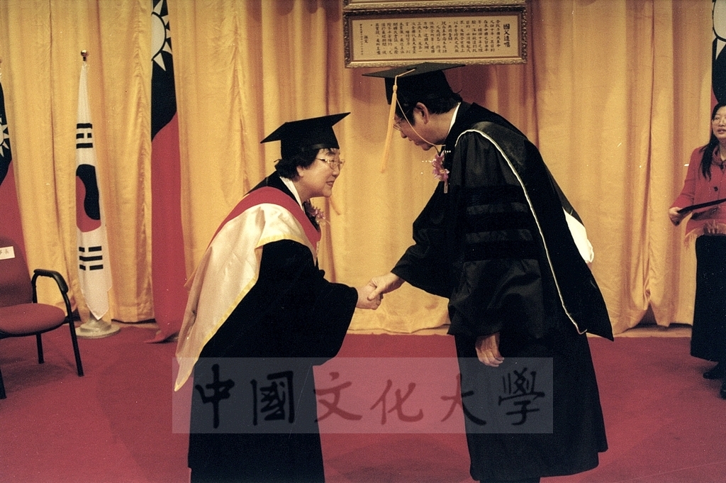 2001年3月1日本校建校39週年校慶大會暨韓國GCS木蓮分會會長吳貞明女史名譽文學博士學位頒贈典禮的圖檔，第14張，共23張
