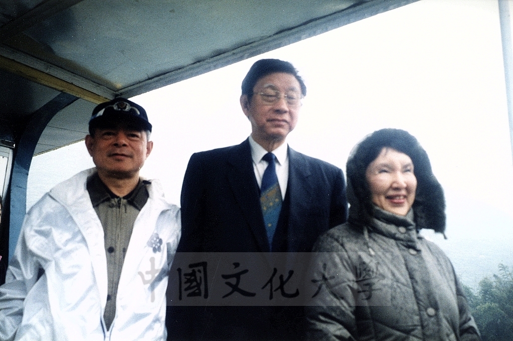 2001年3月31日至4月6日本校教職員自強活動在董事長張鏡湖、校長林彩梅引領下前往中國大陸桂林、西安七日遊的圖檔，第4張，共44張