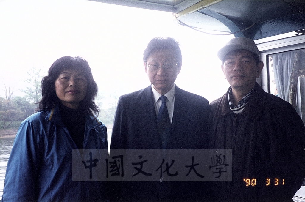 2001年3月31日至4月6日本校教職員自強活動在董事長張鏡湖、校長林彩梅引領下前往中國大陸桂林、西安七日遊的圖檔，第5張，共44張