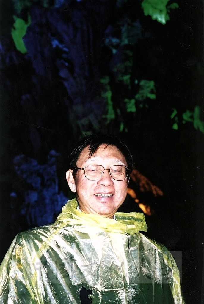 2001年3月31日至4月6日本校教職員自強活動在董事長張鏡湖、校長林彩梅引領下前往中國大陸桂林、西安七日遊的圖檔，第24張，共44張