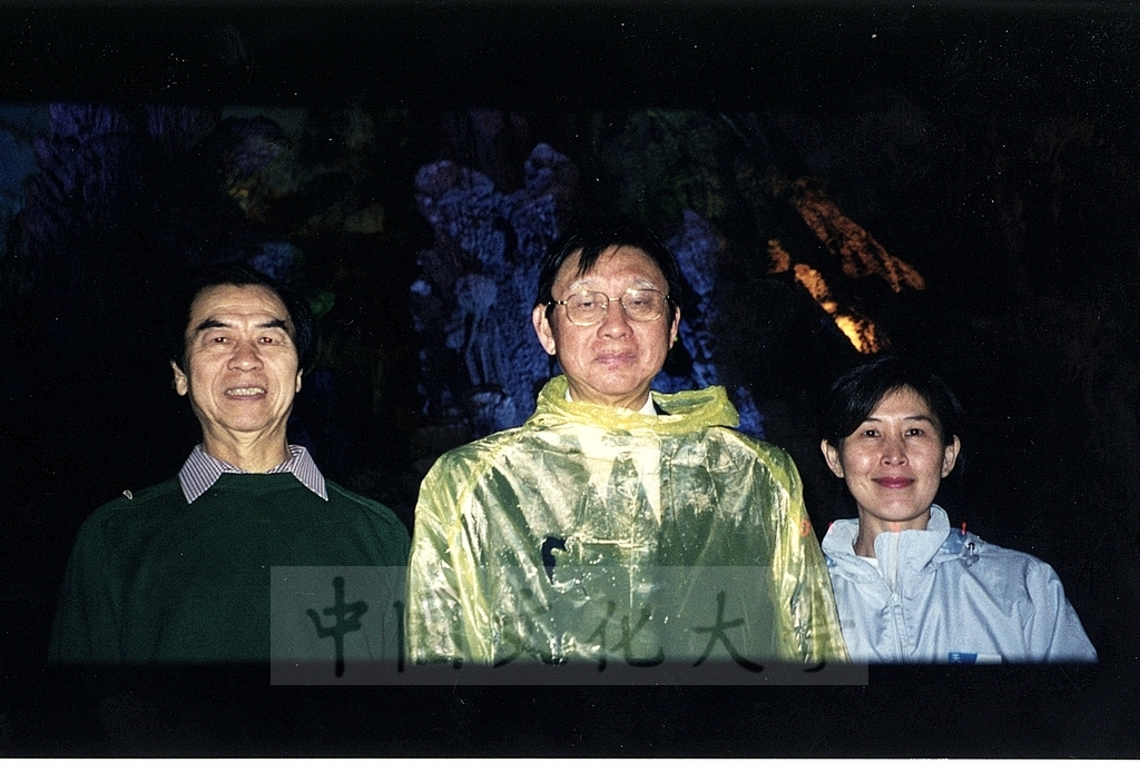 2001年3月31日至4月6日本校教職員自強活動在董事長張鏡湖、校長林彩梅引領下前往中國大陸桂林、西安七日遊的圖檔，第26張，共44張