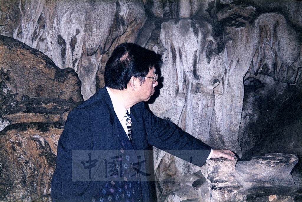 2001年3月31日至4月6日本校教職員自強活動在董事長張鏡湖、校長林彩梅引領下前往中國大陸桂林、西安七日遊的圖檔，第29張，共44張