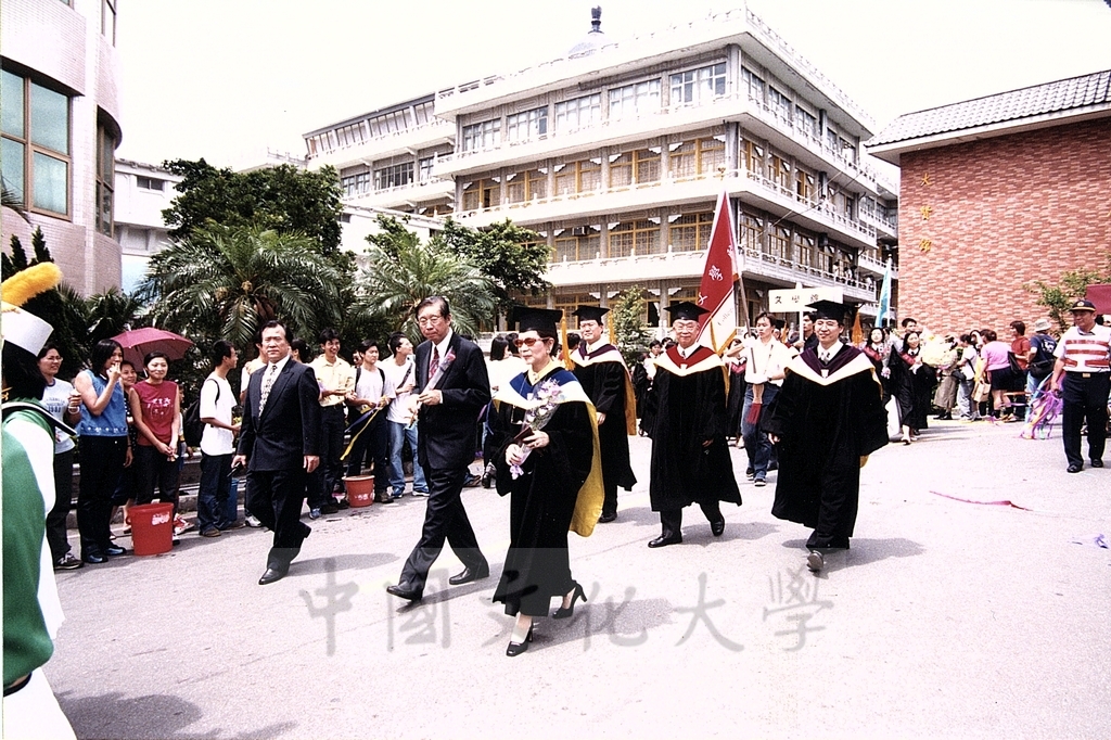 2001年6月8日中國文化大學八十九學年度畢業典禮的圖檔，第1張，共15張