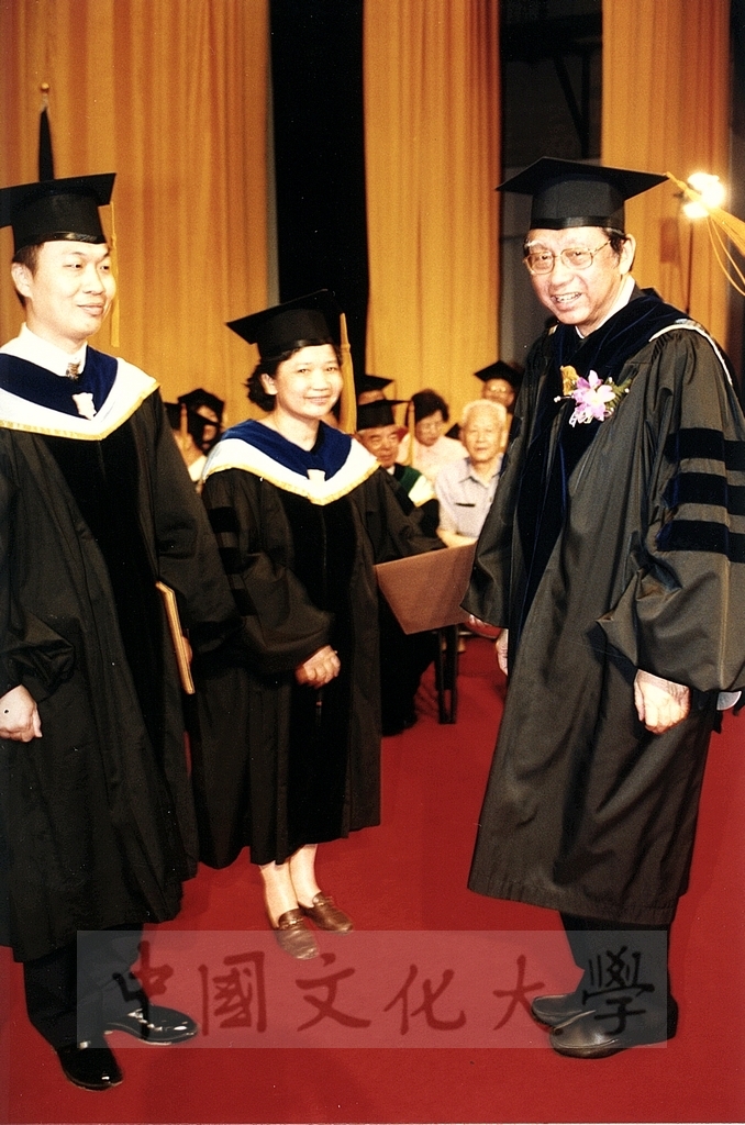 2001年6月8日中國文化大學八十九學年度畢業典禮的圖檔，第10張，共15張