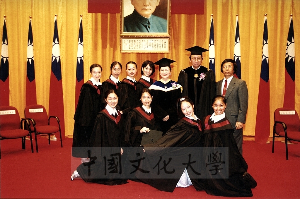 2001年6月8日中國文化大學八十九學年度畢業典禮的圖檔，第11張，共15張