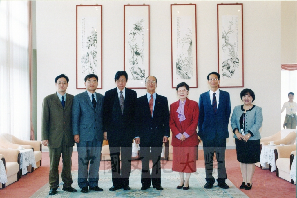 2001年12月11日舉行本校與韓國祥明大學締結姐妹校簽約儀式的圖檔，第6張，共6張