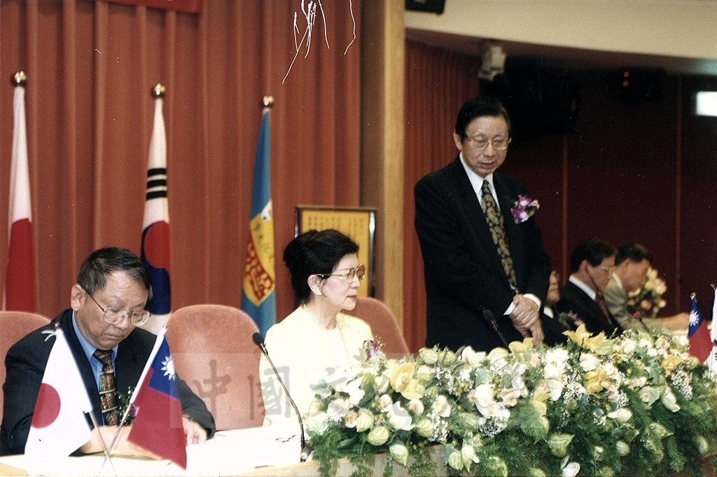 2001年11月5-6日本校舉行「二十一世紀私立學校發展之展望—中日韓三國私立學校國際學術研討會」的圖檔，第1張，共22張