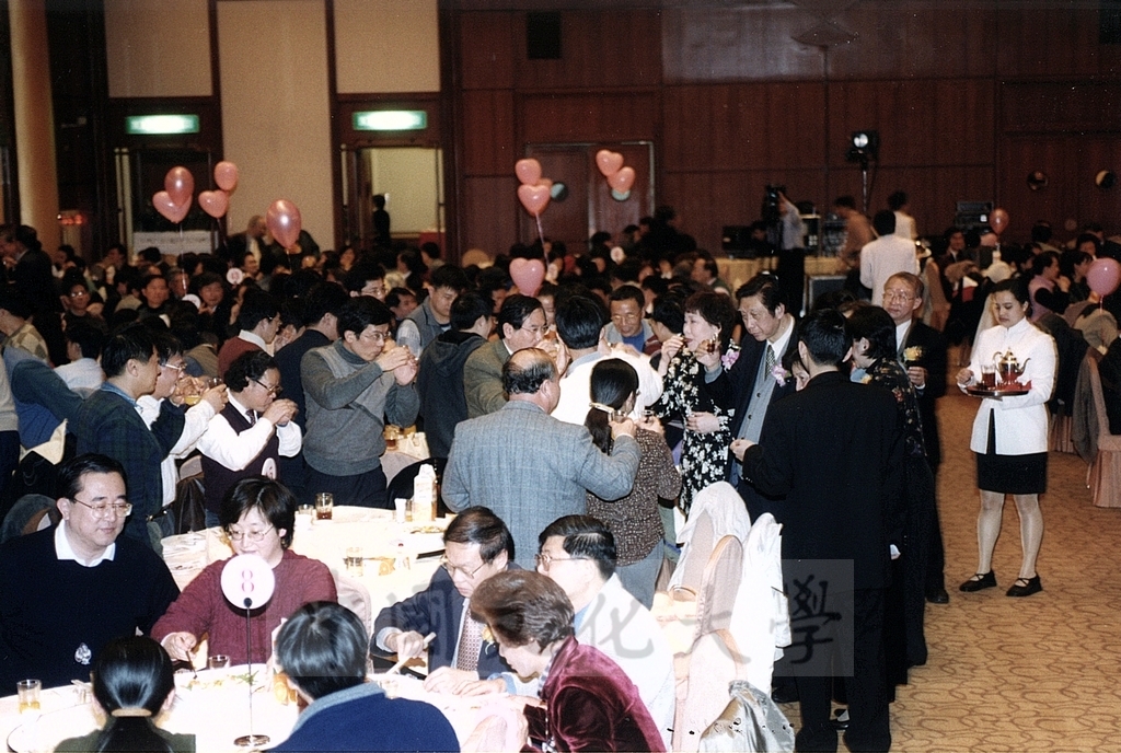 2000年3月1日中國文化大學建校38週年校慶慶祝晚會的圖檔，第16張，共16張