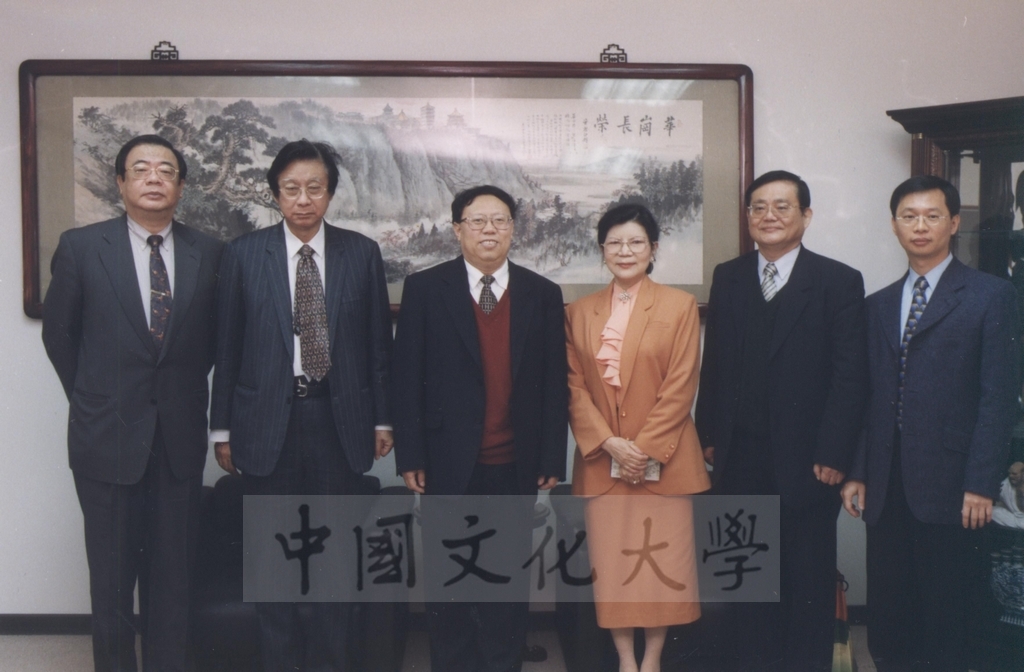 1999年3月22日大陸北京大學管理學院副院長蒞臨本校參訪並拜會董事長張鏡湖的圖檔，第1張，共1張
