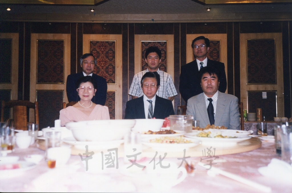 1999年8月29日本校籃球隊與日本天理大學籃球隊友員餐叙的圖檔，第3張，共4張