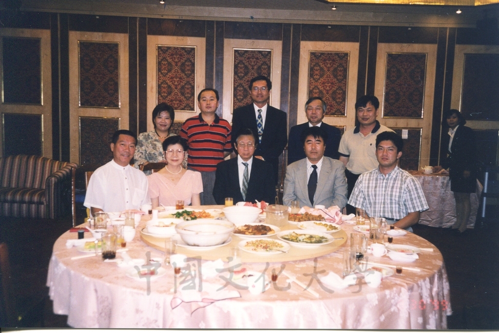 1999年8月29日本校籃球隊與日本天理大學籃球隊友員餐叙的圖檔，第4張，共4張