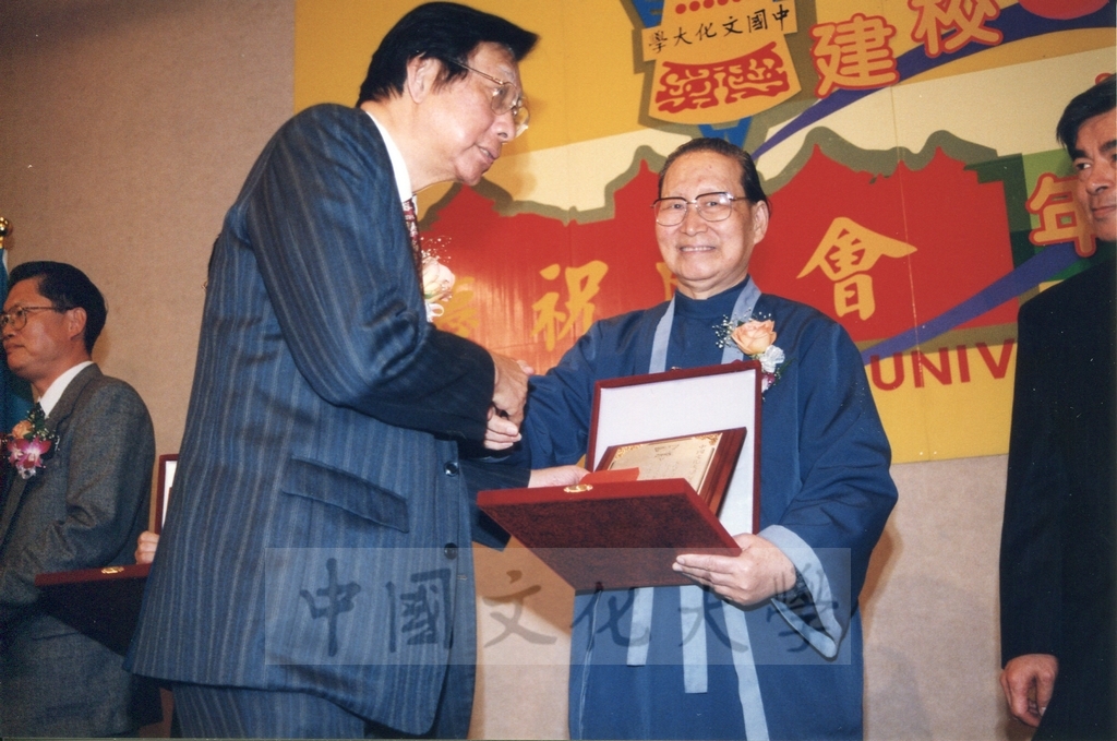 1999年3月1日中國文化大學建校37週年校慶慶祝晚會的圖檔，第9張，共33張