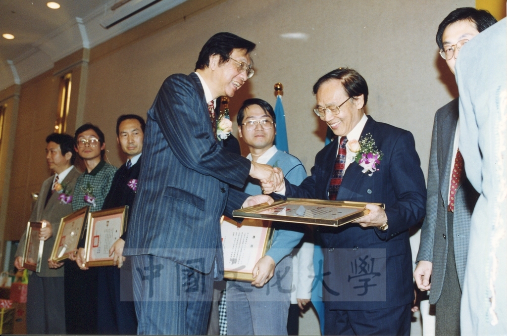 1999年3月1日中國文化大學建校37週年校慶慶祝晚會的圖檔，第15張，共33張
