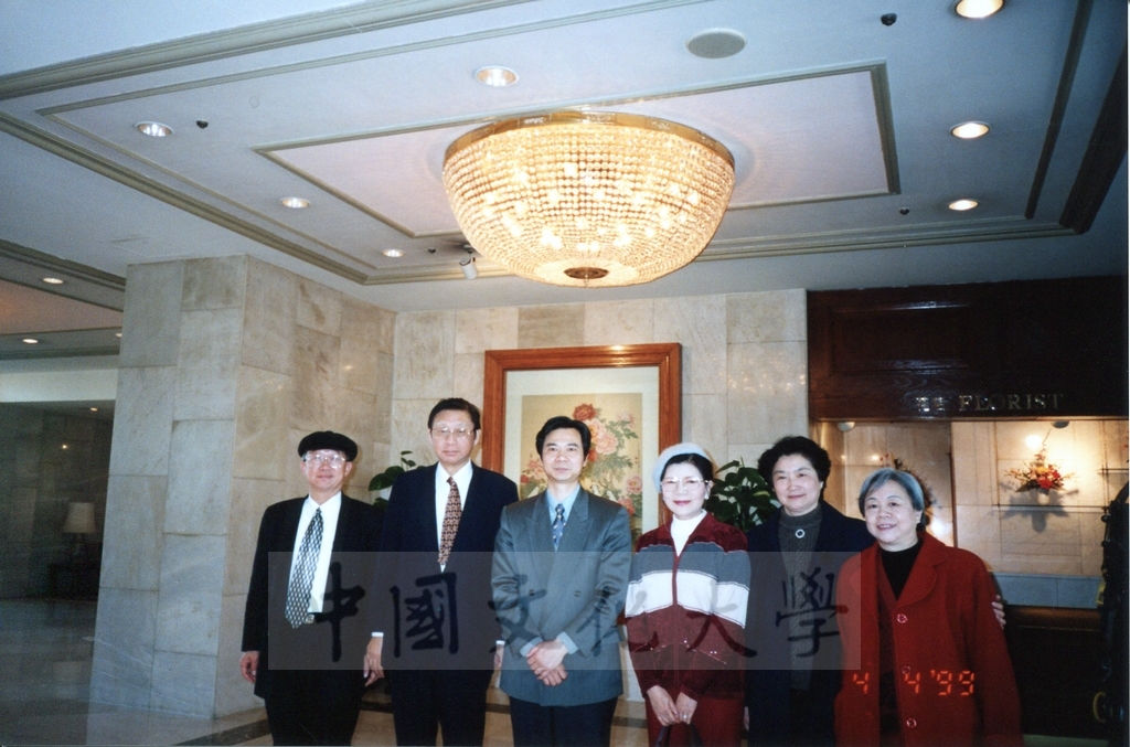 1999年4月3日至4月10日本校教職員自強活動在董事長張鏡湖、校長林彩梅引領下前往中國大陸北京、上海、蘇州八日遊的圖檔，第11張，共43張