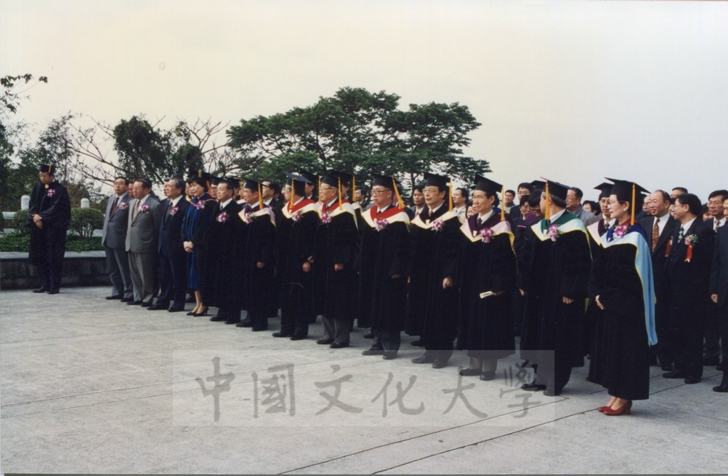 1998年3月1日本校建校36週年校慶大會暨倉田寬之名譽法學博士學位頒贈典禮的圖檔，第1張，共35張