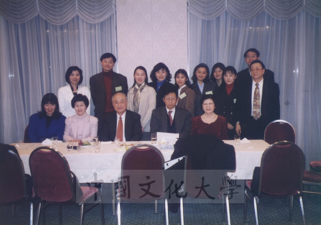 1998年2月3-8日董事長張鏡湖與教育部長吳京、部長夫人張紫君等人赴日出席長野奧運開幕典禮的圖檔，第5張，共7張