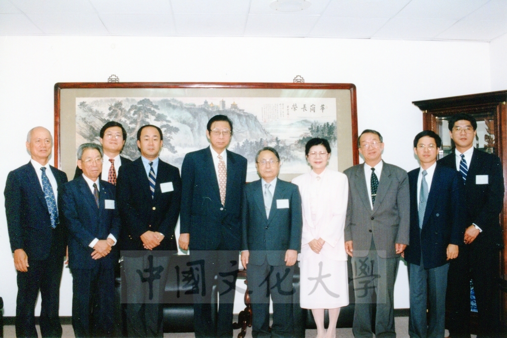 1998年9月3日日本姐妹校德山大學校長淺野一郎率訪問團蒞臨本校參訪的圖檔，第2張，共4張