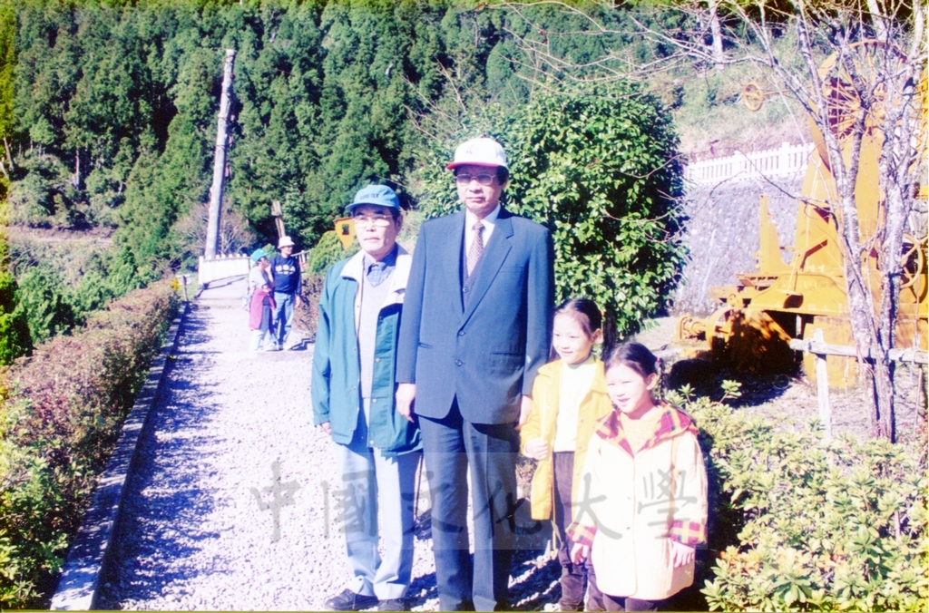 1998年11月14-15日董事長張鏡湖參加華岡藝校太平山自強活動的圖檔，第14張，共19張