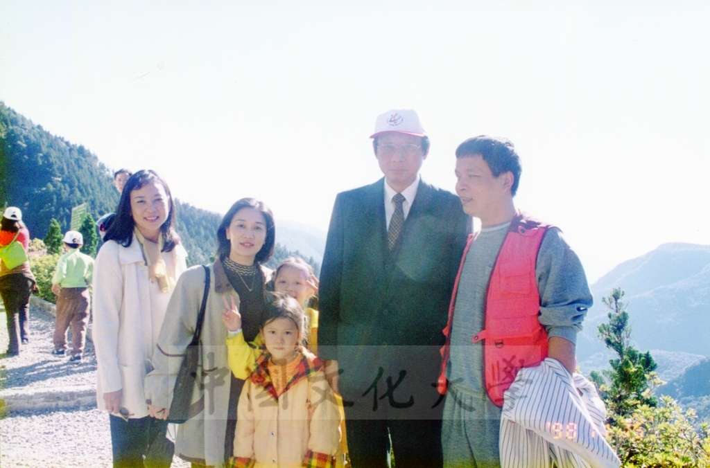 1998年11月14-15日董事長張鏡湖參加華岡藝校太平山自強活動的圖檔，第17張，共19張