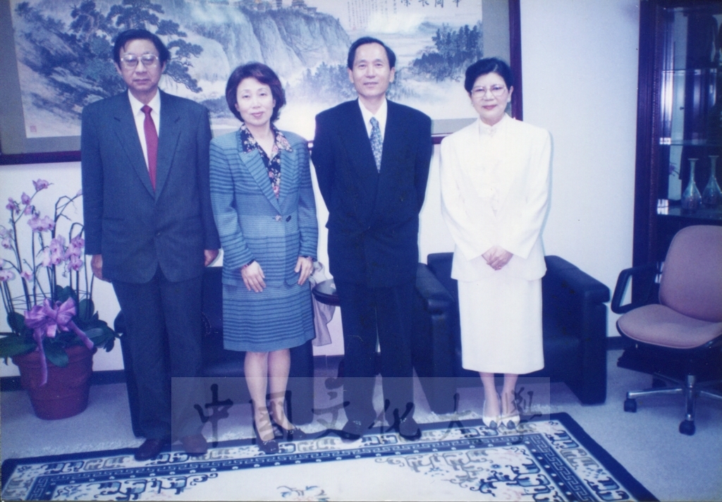 1997年3月21日韓國慶南大學校長朴在圭及夫人金仙香等一行7人蒞校訪問並與本校締結姊妹校的圖檔，第9張，共28張