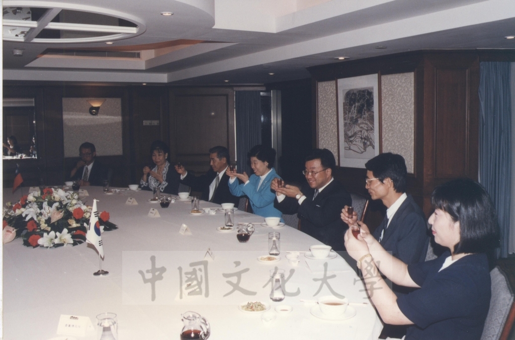 1997年6月14日舉行本校與韓國淑明女子大學姐妹校續約簽約儀式的圖檔，第8張，共9張