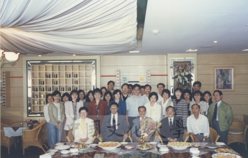 1997年6月16日董事長張鏡湖參加生物科技研究所所長萬雄榮退歡送餐會的圖檔，第3張，共6張