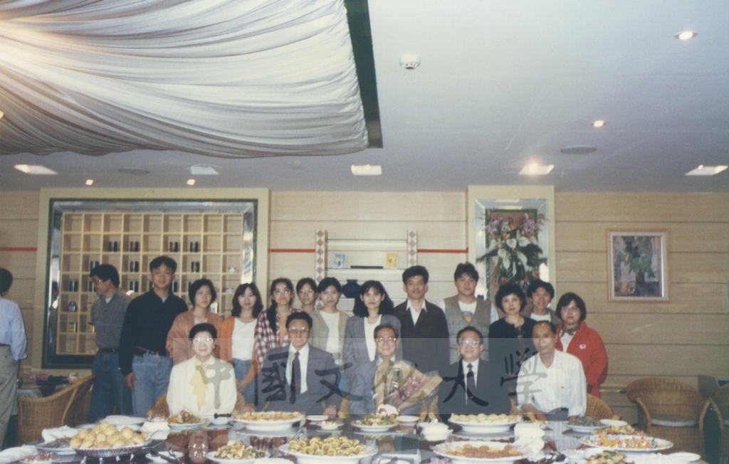 1997年6月16日董事長張鏡湖參加生物科技研究所所長萬雄榮退歡送餐會的圖檔，第4張，共6張