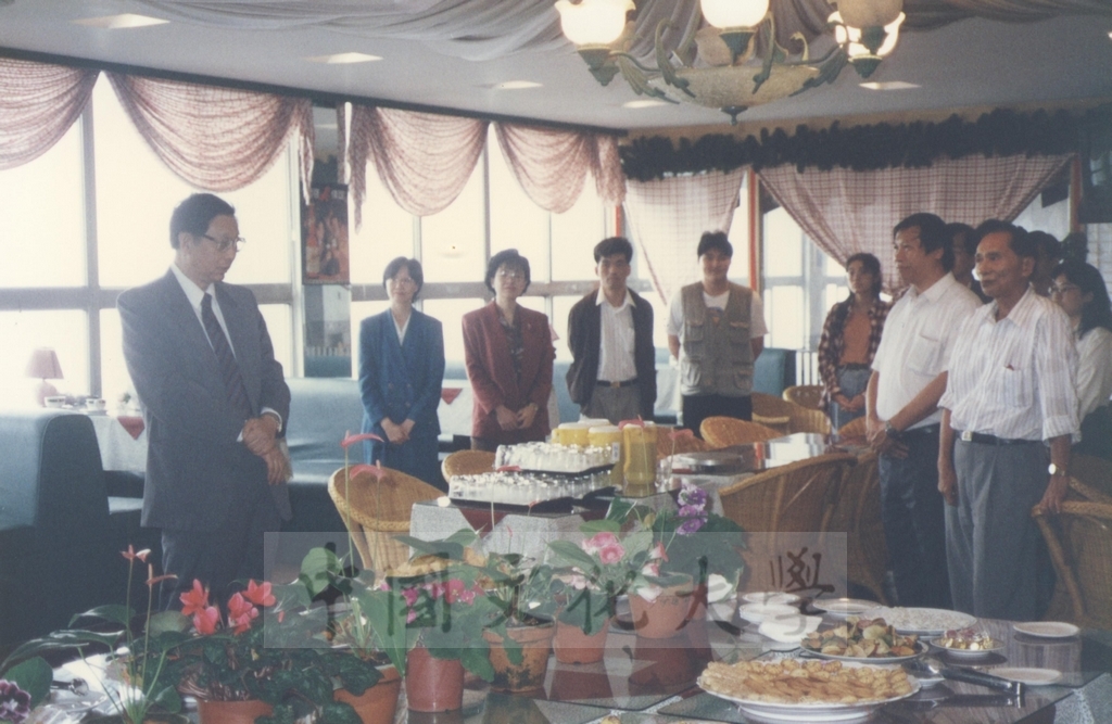 1997年6月16日董事長張鏡湖參加生物科技研究所所長萬雄榮退歡送餐會的圖檔，第5張，共6張